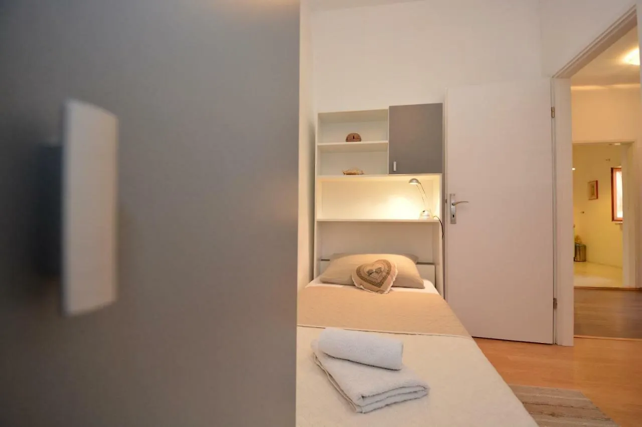 Apartman Perovic Zadar 0*,